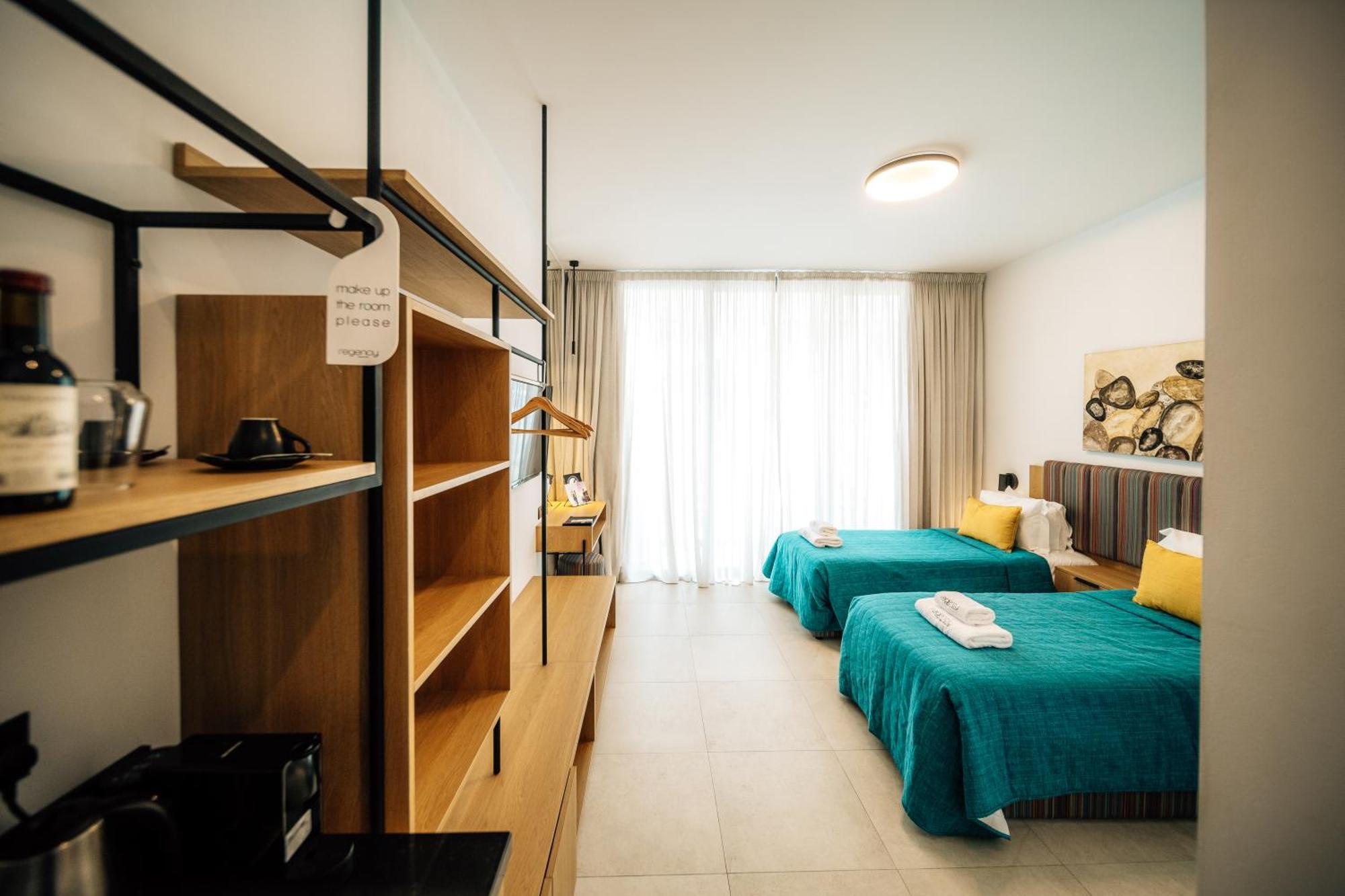 Regency Boutique Hotel Holiday Suites Paphos Room photo
