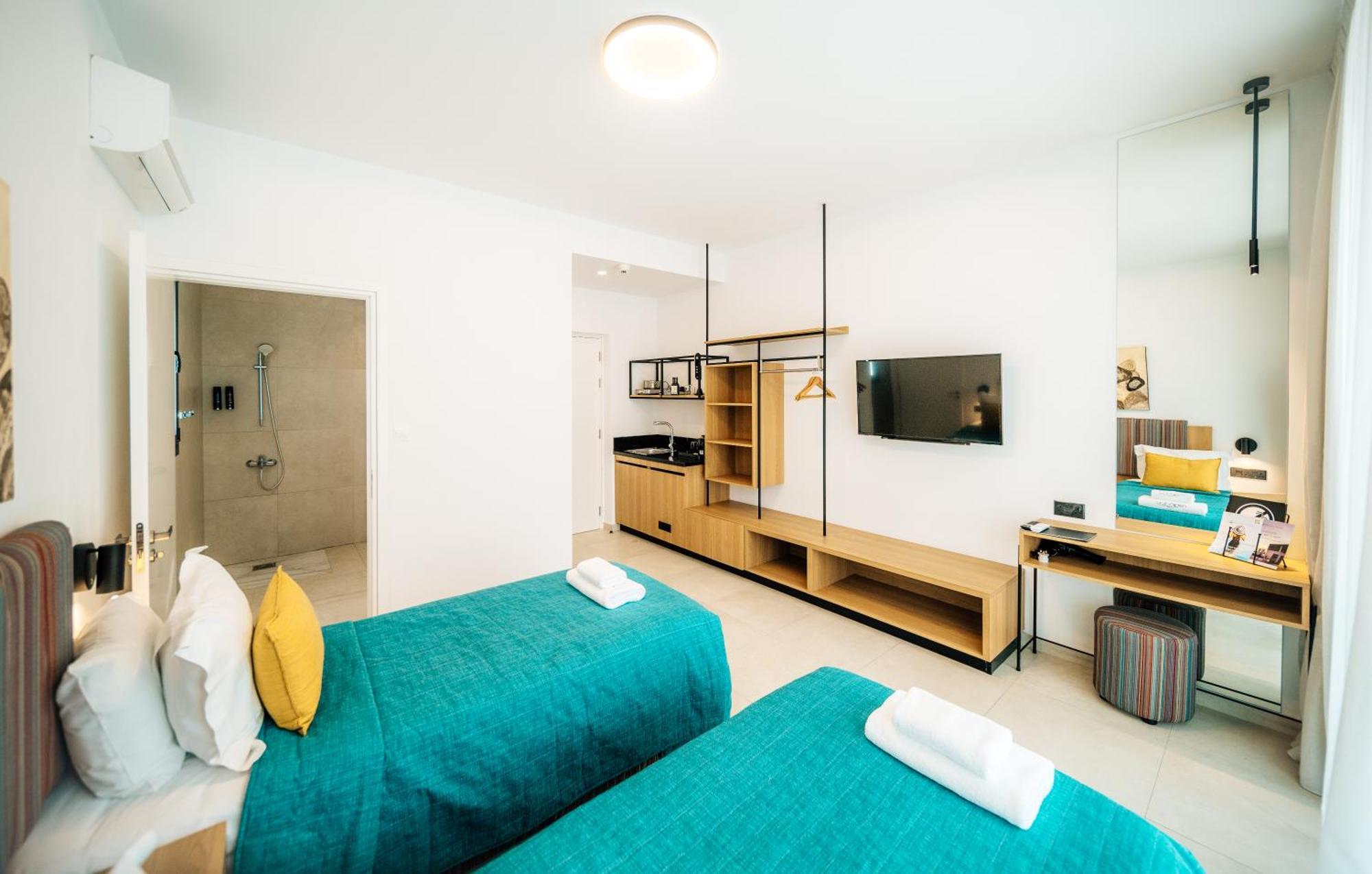 Regency Boutique Hotel Holiday Suites Paphos Room photo